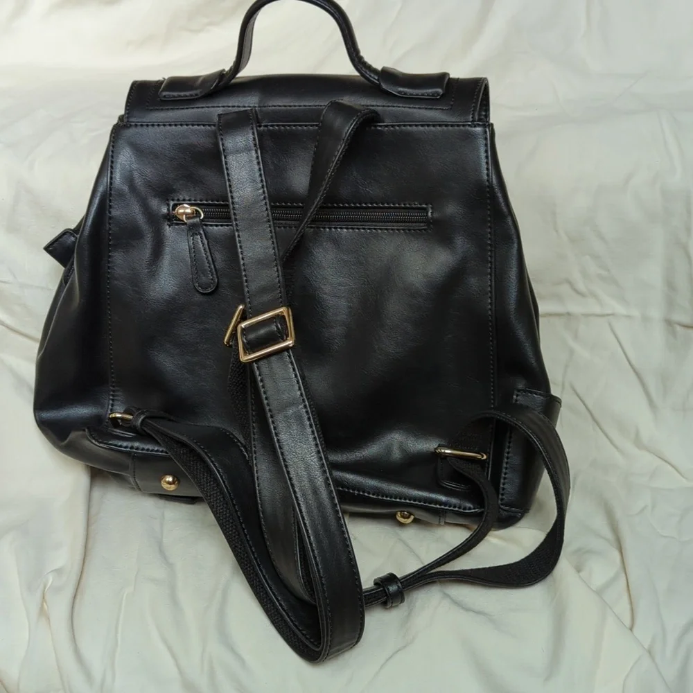Vascara Womens Black Faux Leather Backpack